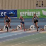 Nina auf Bahn 4 beim 60 m Sprint